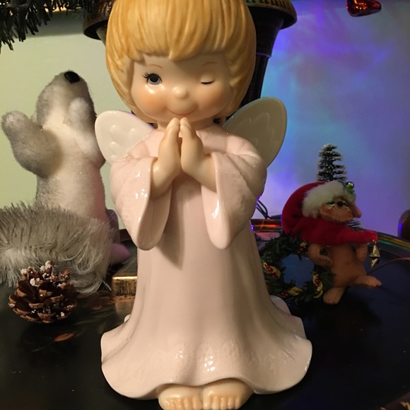 Winking angel - Picture 2 of 7